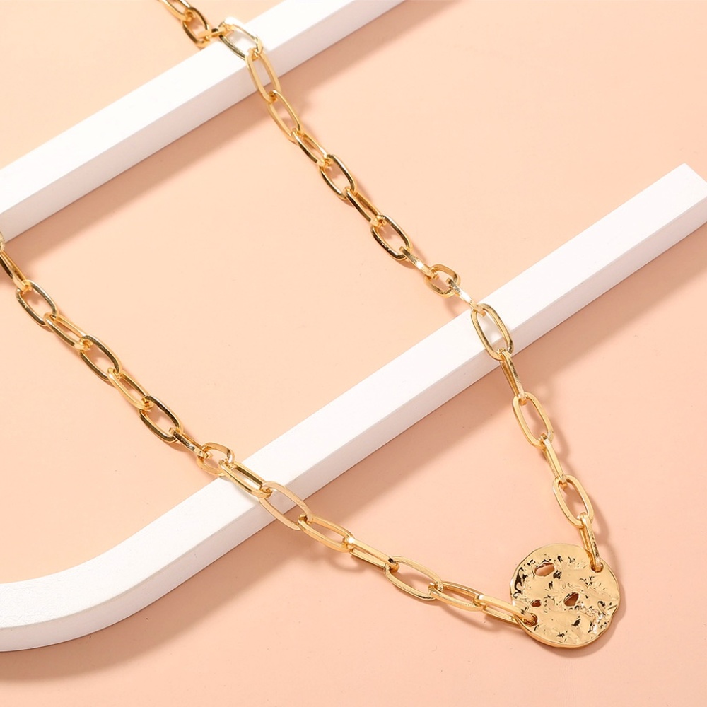 Fashion Geometric Pendant Singlelayer Necklace